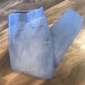 Old navy rockstar super skinny pull on jeans